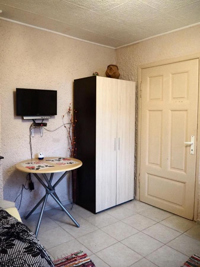 Authentic Guest Stay In The Heart Of Veliko Tarnovo Студио С Изглед Към Царевец Exterior foto
