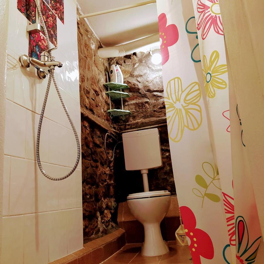 Authentic Guest Stay In The Heart Of Veliko Tarnovo Студио С Изглед Към Царевец Exterior foto